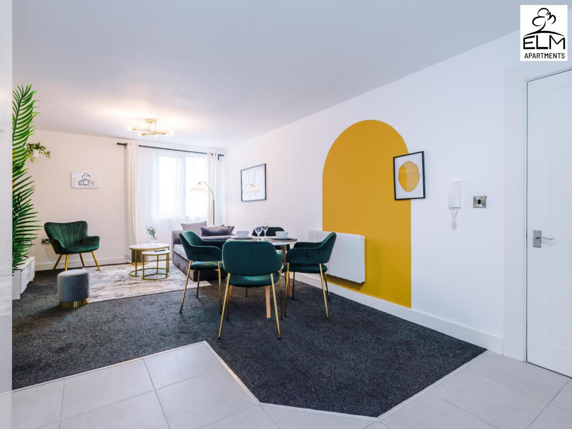 מנצ'סטר Elm Aparthotel , Collection Of Apartments Available Near Media City , Free Parking מראה חיצוני תמונה